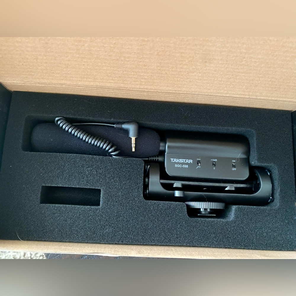 Perfectly good microphone for almost every camera!
